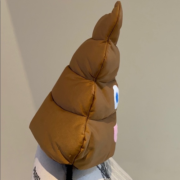 Emoji Hat - Picture 2 of 4